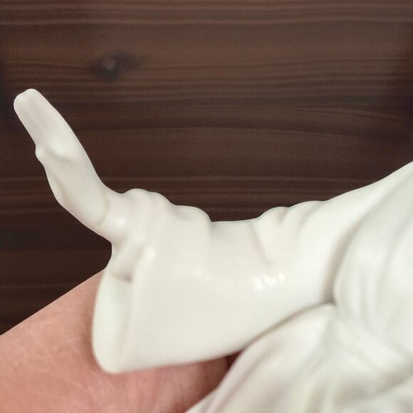 FLAWED 1985 Avon Nativity Collectibles The Angel Flying Hanging White Porcelain - Picture 9 of 9